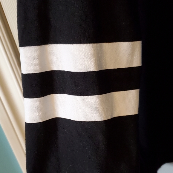 Bratz 2001 Hoodie - Picture 3 of 4